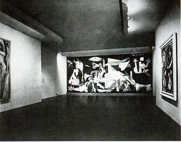 Abbildung 
Pablo Picasso's Guernica im Museum of Modern Art New York