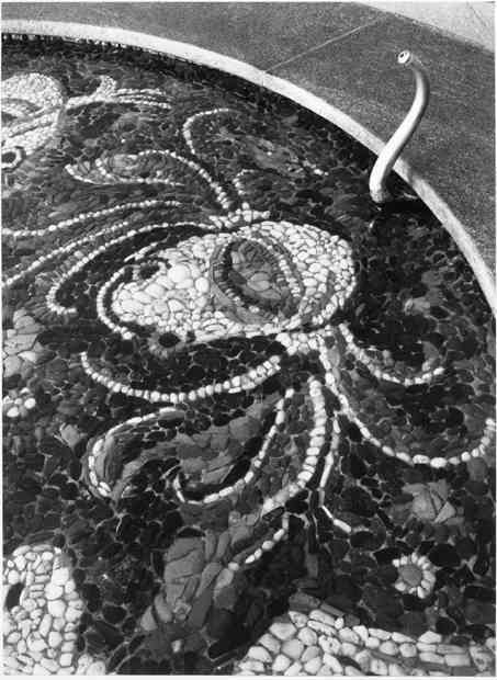 Brunnenbeckenmosaik Schulhaus Rebhügel (foto: Mit freundlicher Genehmigung des gta Archivs Zürich) 122_FX_1_17kl.jpg