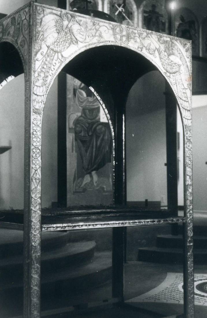 19639fullshotgreekchurch.jpg