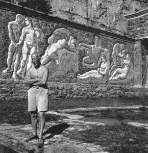 Karl Bickel vor dem vollendeten Paxmal, um 1950 (foto: Museum Karl Bickel, Walenstadt) bild13kl.jpg