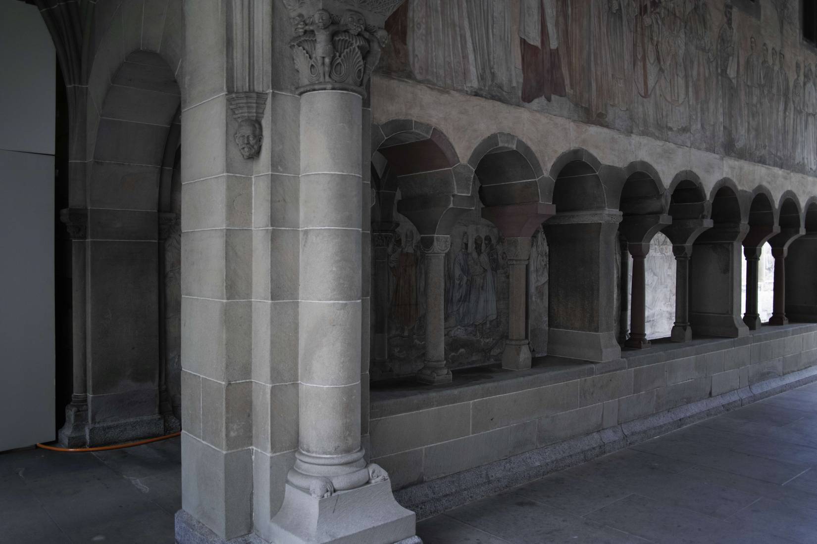 fraumuenster17.jpg