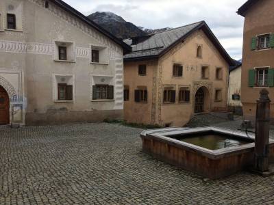 Haus 73 im Dorfkontext (foto: Alex Winiger, 2021) img_3860kl.jpg