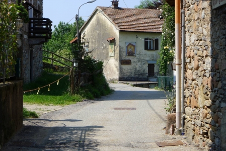 Boarezzo, galleria all'aria aperta (foto: Alex Winiger, 2017) p1020664kl.jpg