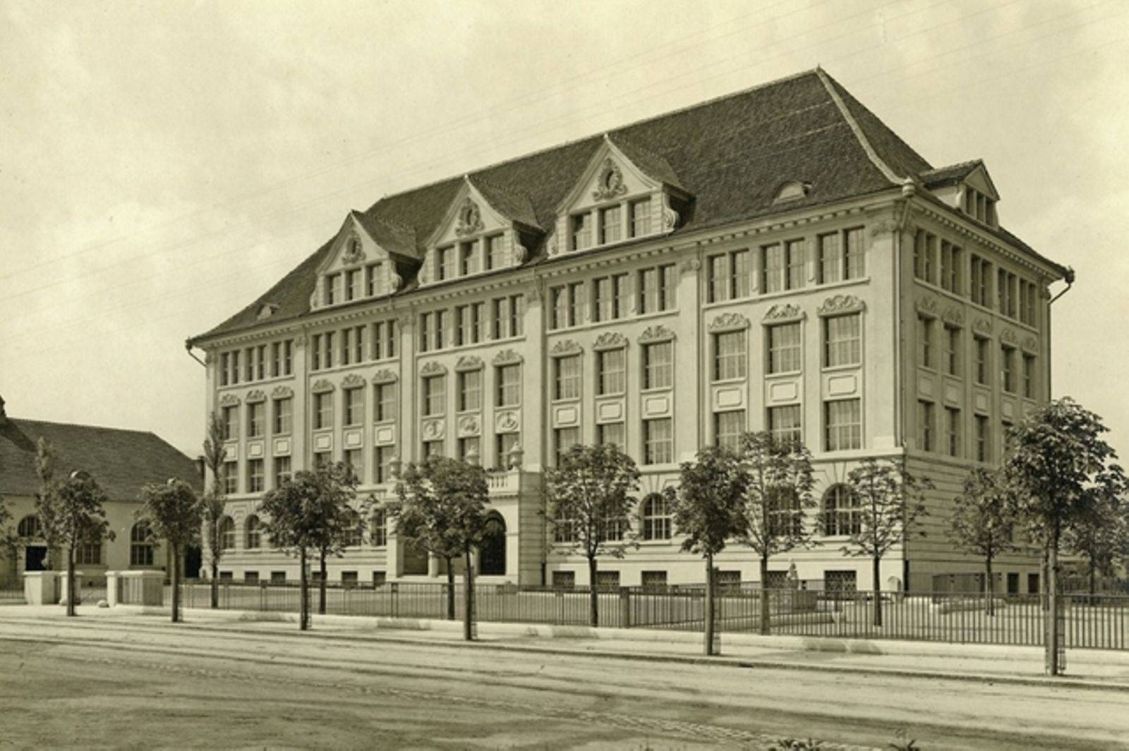 schulhaus_sihlfeld01.jpg