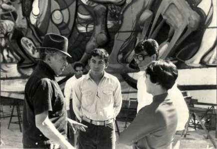 David Alfaro Siqueiros con Jorge Flores y otros colaboratores, Polyforum Siqueiros, 1971 siqueiros_poliforum01kl.png