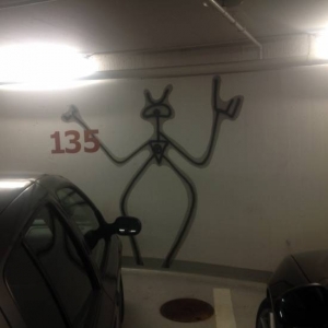 Graffiti von Harald Naegeli im Jelmoli-Parkhaus, Zürich (foto: Alex Winiger, 2016) vinegar581de77edc890kl.jpeg