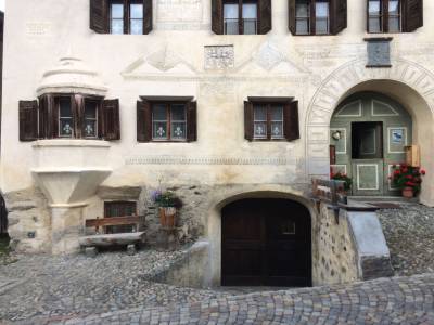 Haus 46, Guarda (foto: Alex Winiger, 2021) vinegar617ecba34636ckl.jpg