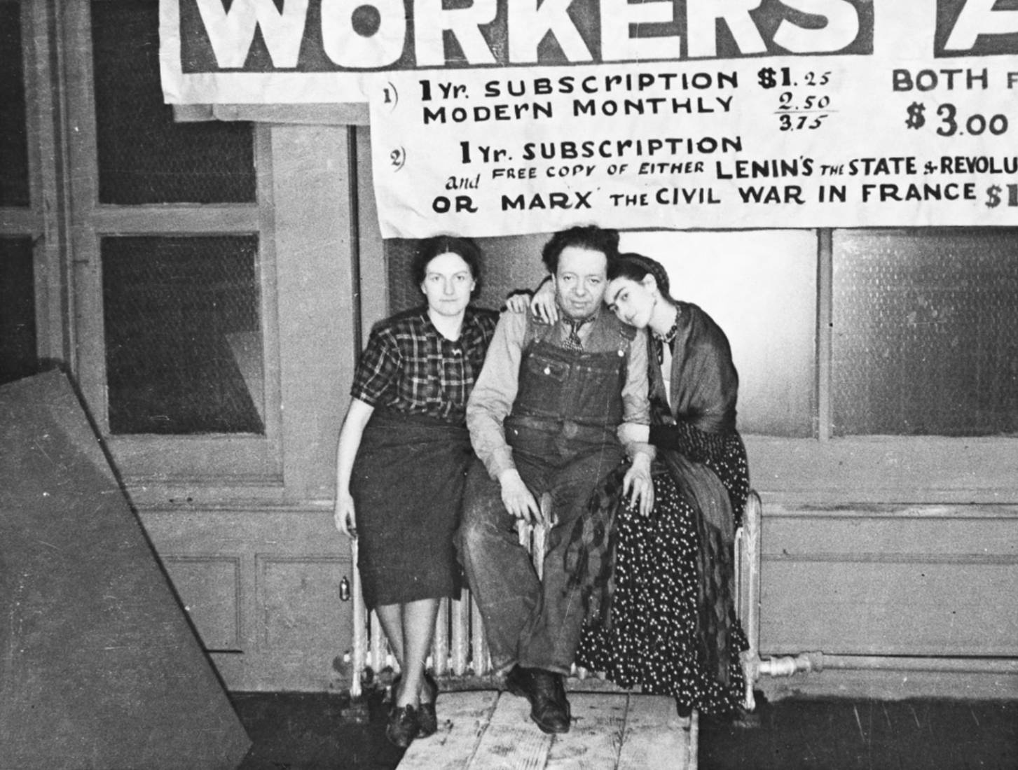 Lucienne Bloch, Diego Rivera, and Frida Kahlo at New Workers' School, 1934 ill. Lucienne Bloch, Diego Rivera, Frida Kahlo in 1934